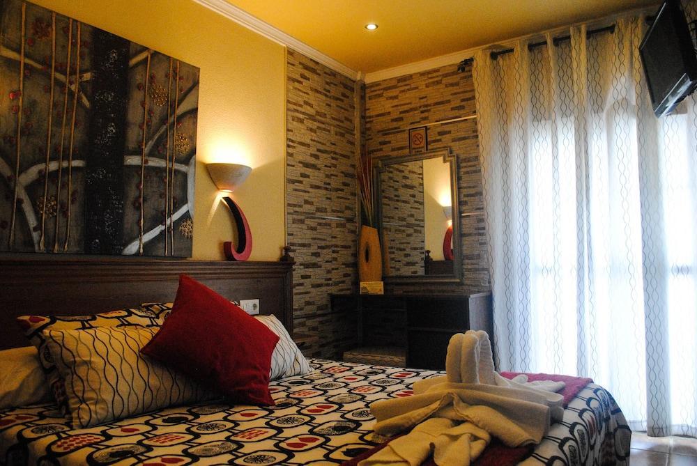 Hostal Costa De La Luz Кониль-де-ла-Фронтера Экстерьер фото