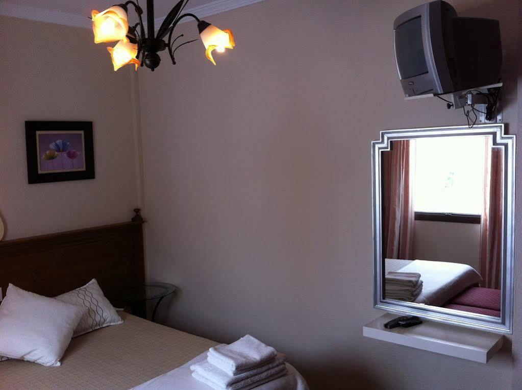Hostal Costa De La Luz Кониль-де-ла-Фронтера Экстерьер фото