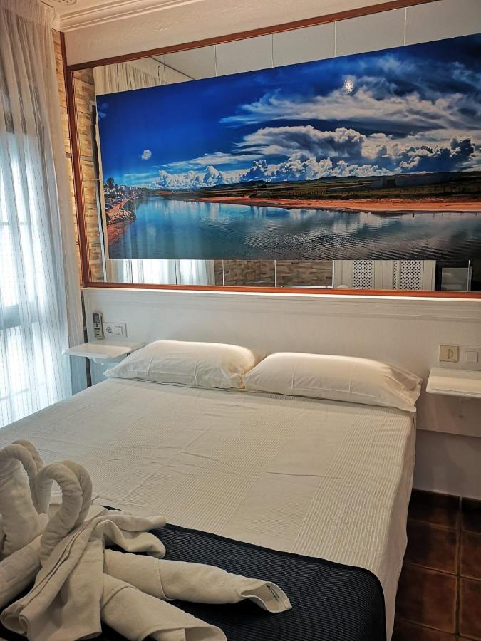 Hostal Costa De La Luz Кониль-де-ла-Фронтера Экстерьер фото