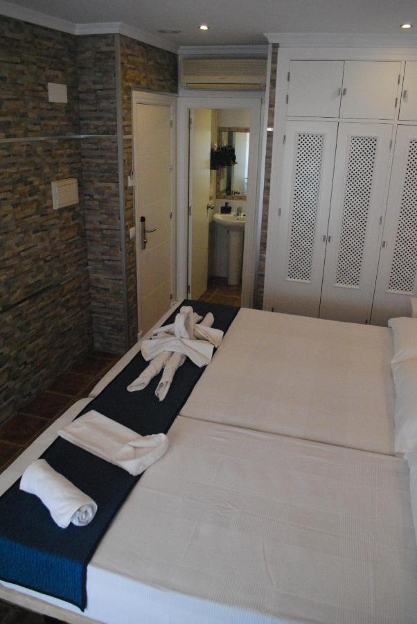Hostal Costa De La Luz Кониль-де-ла-Фронтера Экстерьер фото
