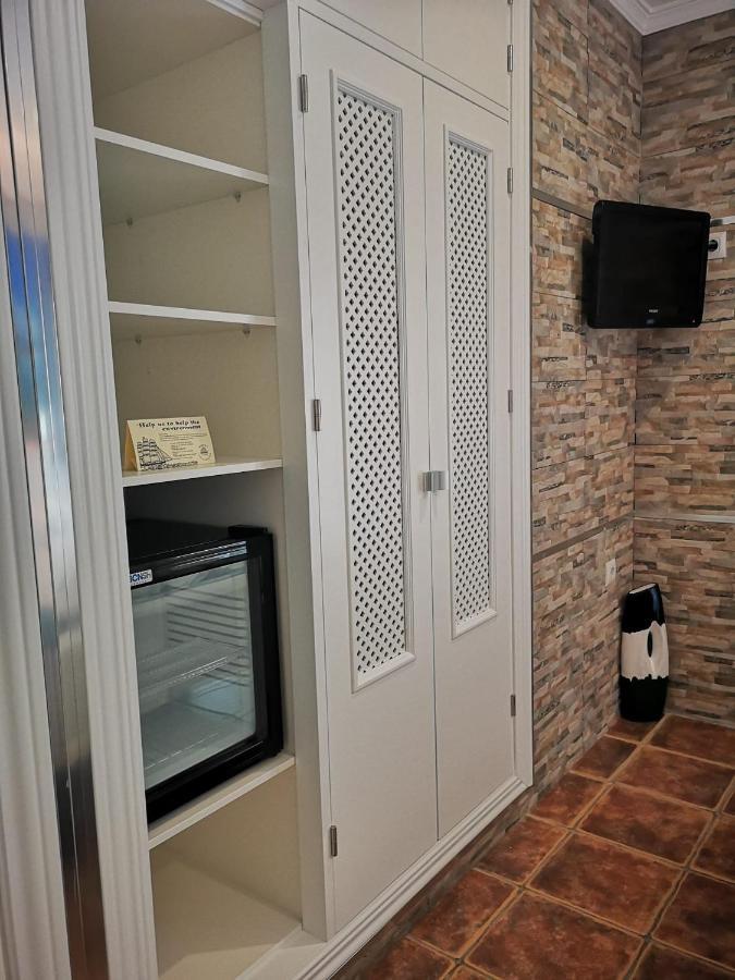 Hostal Costa De La Luz Кониль-де-ла-Фронтера Экстерьер фото